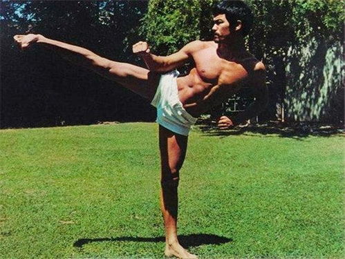 李小龍訓練老照片,背部練出 圣誕樹 ,最后一圖或許是他猝死原因之一