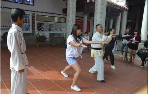 學詠春拳,曬五谷 扎稻草人 割豬草,采蘆柑