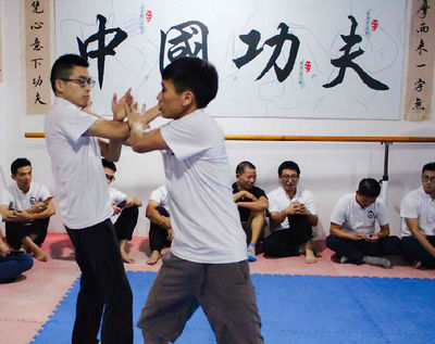 詠春近身搏擊利器-黐手 深圳弘義詠春拳館寶安南山成人少兒培訓