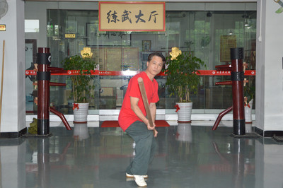 南棍的特點東莞梁康詠春拳館撰寫