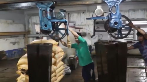 印度街頭的夏季飲品,里面冰塊如何制作的 走進(jìn)工廠品嘗需要勇氣